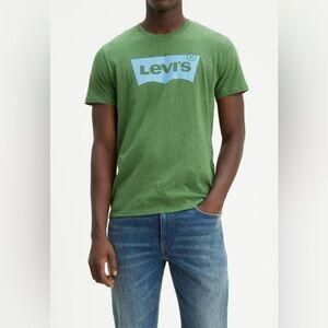 NWT - Levi’s Housemark Batwing Logo Graphic T-shirt